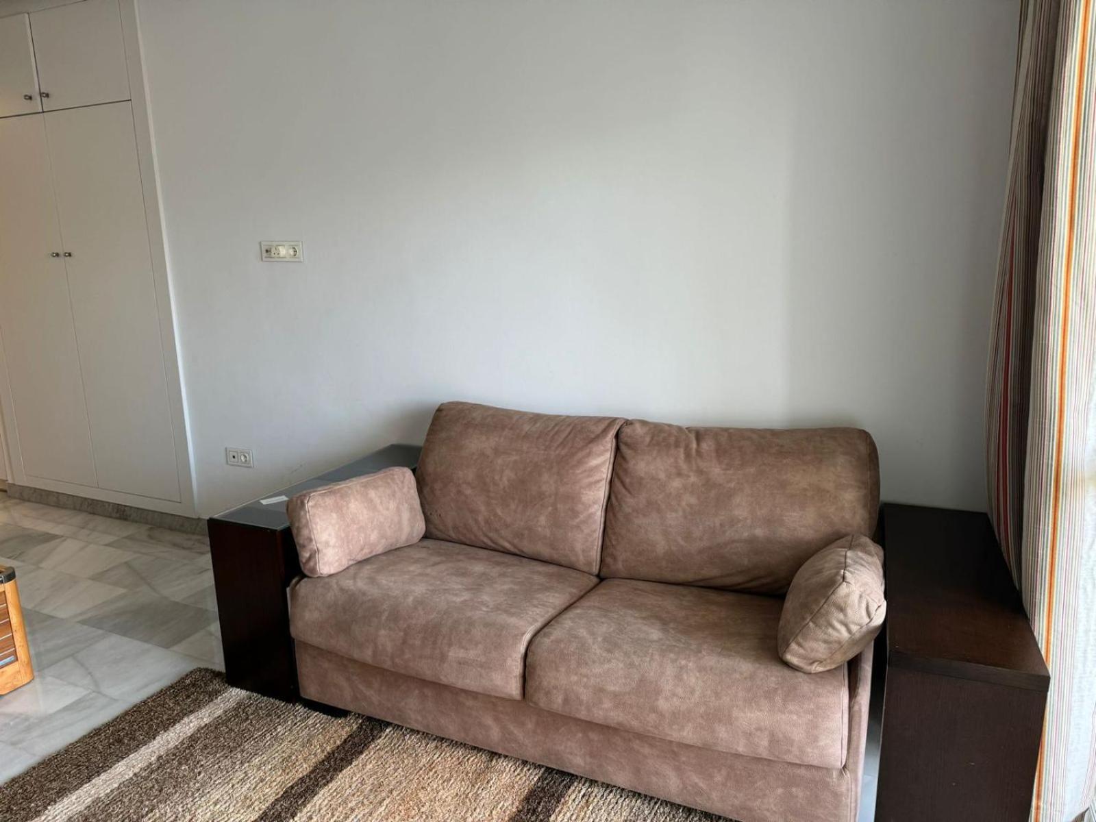 Estudio En Occidental De Puerto Banus Marbella